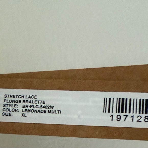 SKIMS Lace Bandeau in Lemonade - Picture 3 of 5